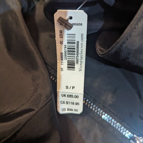 Victoria's secret flight suit. - Picture 6 of 12